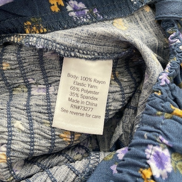 SO Ruffle Crop Top l SIZE XS - Picture 5 of 5